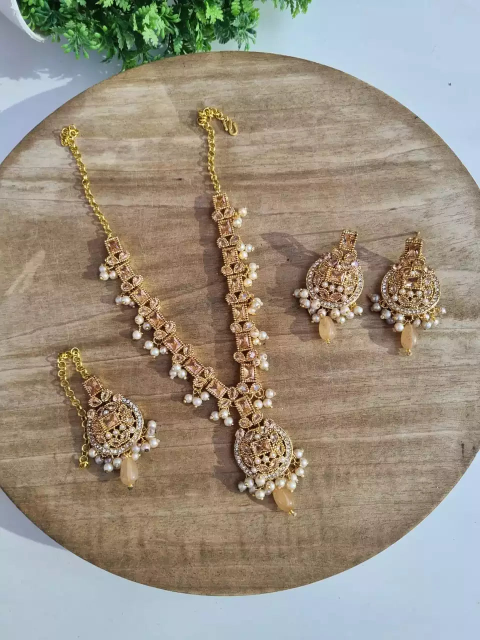 Zircon necklace set with teeka - Champagne