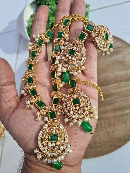 Zircon necklace set with teeka - Dark Green